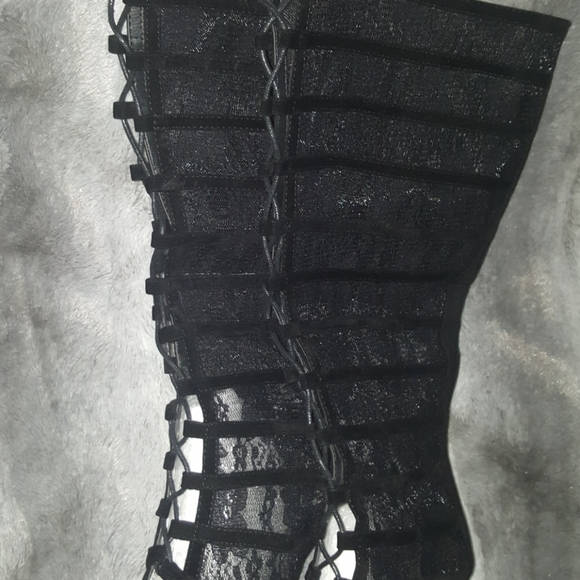 Boots - Picture 5 of 5